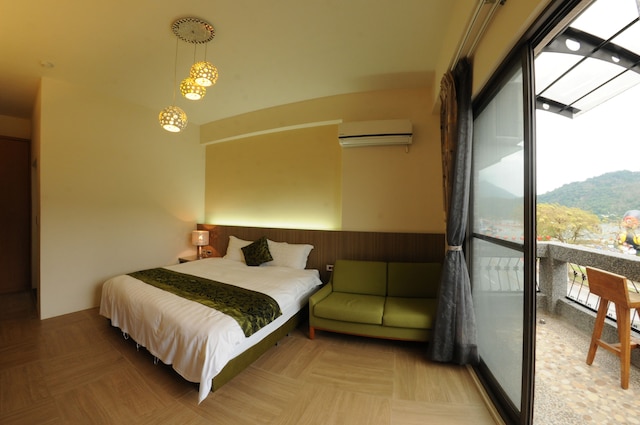 レイクサイド 46 (湖畔 46 民宿)