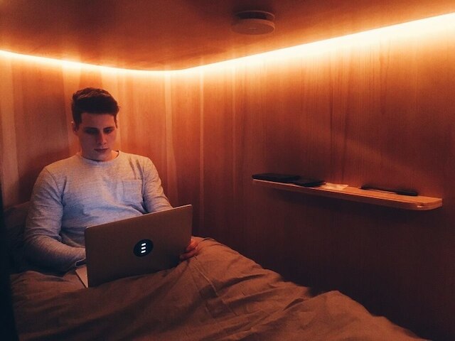 スリープ - カプセル ホテル (眠舍)