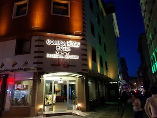 ゴールデン シヤヴ ホテル
