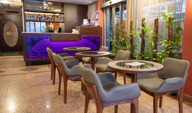 ゴールデン シヤヴ ホテル