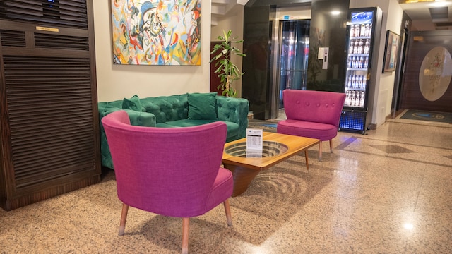 ゴールデン シヤヴ ホテル