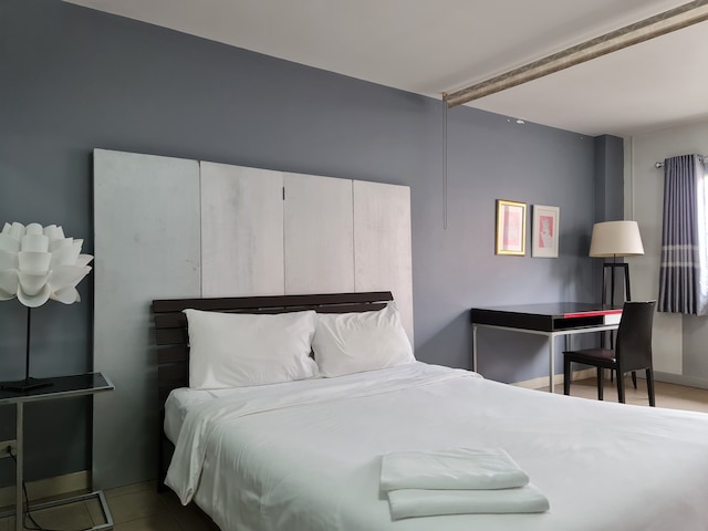 サトーン テラス アパートメント