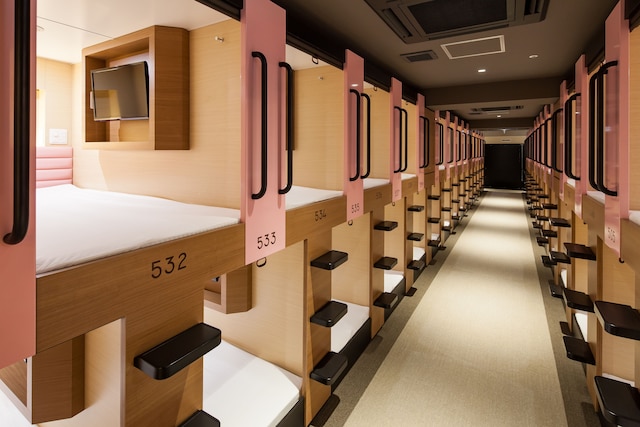 ワイズキャビン大阪難波