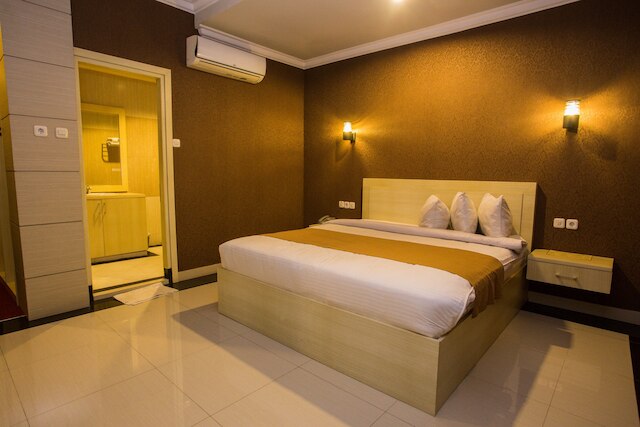 ラジャ レジデンス