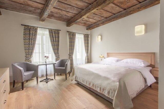 ホテル アット ザ ホワイト リリー