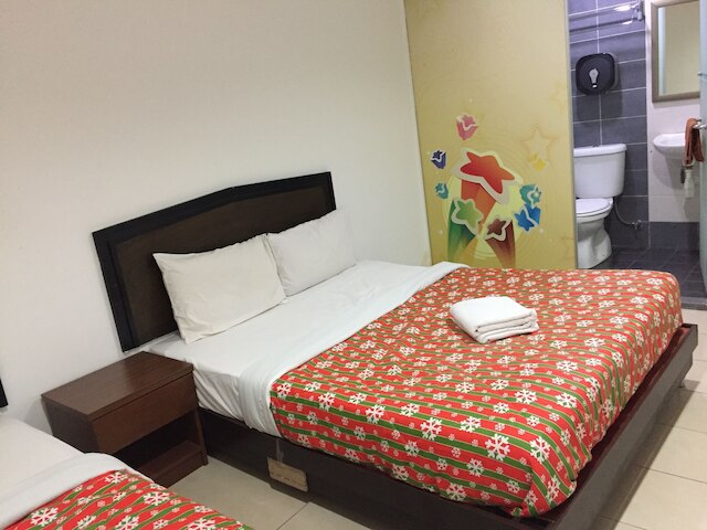 オール スター ホテル ムラカ