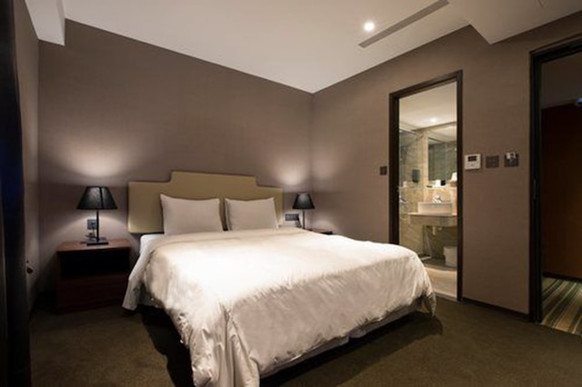 ノーブル ホテル (贵族商务饭店)