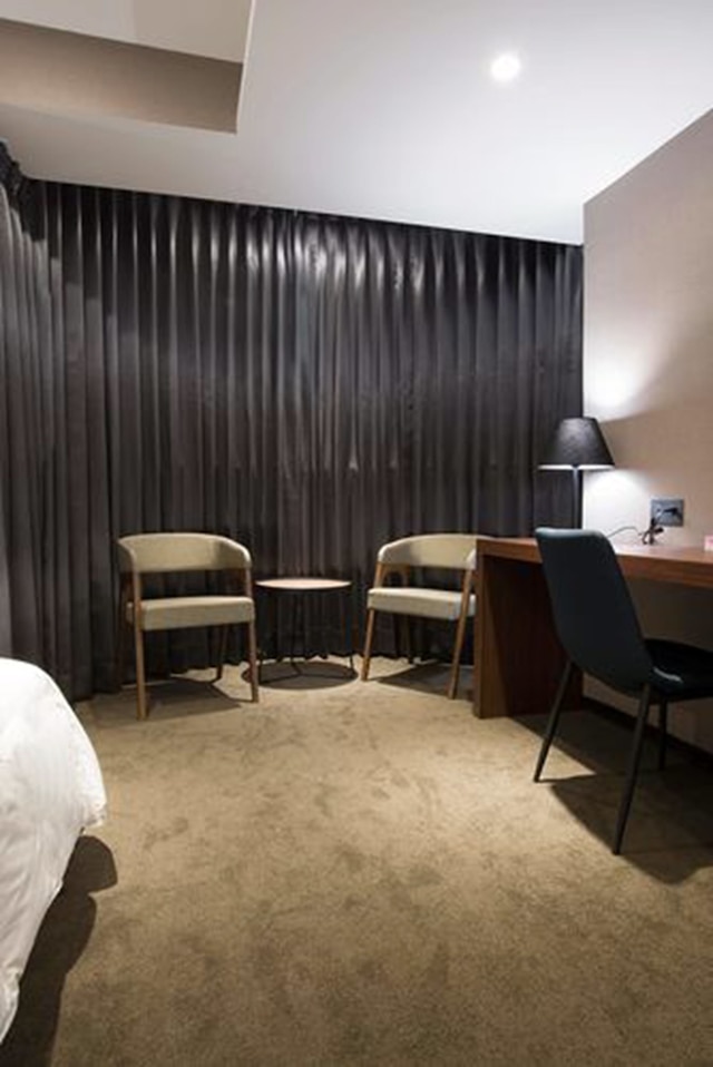 ノーブル ホテル (贵族商务饭店)