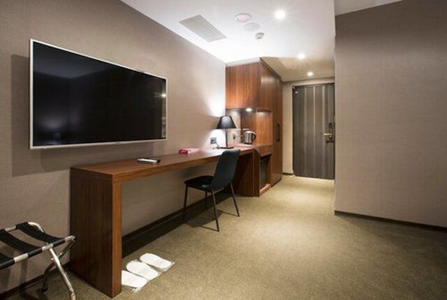 ノーブル ホテル (贵族商务饭店)