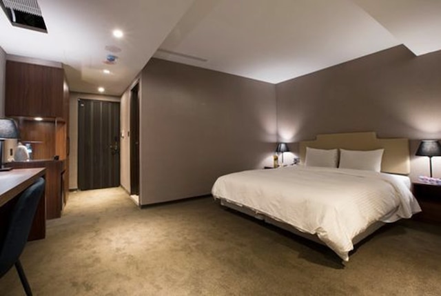 ノーブル ホテル (贵族商务饭店)