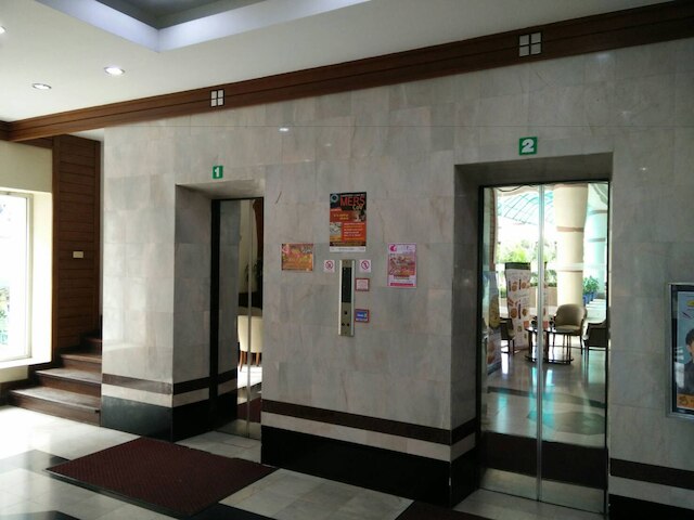 フライデー ホテル