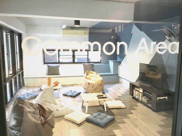 ザ オーガスト ホステル