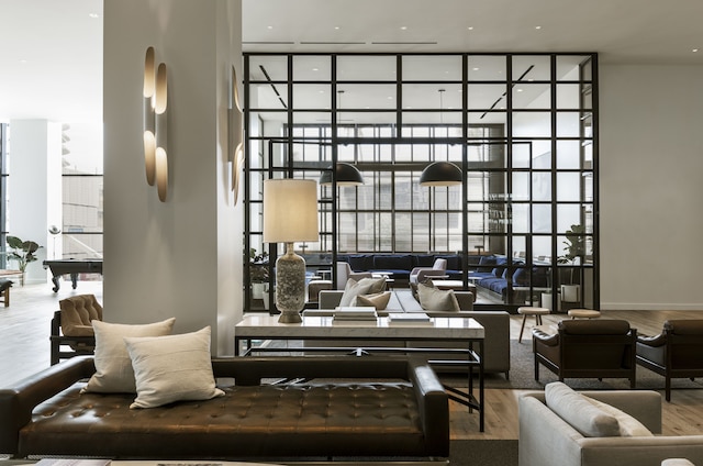 キンプトン エヴァリー ホテル ハリウッド by IHG