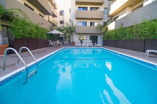 ストラスモア アパートメンツ