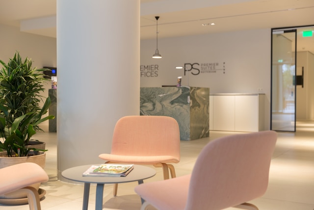 プレミア スイーツ プラス ロッテルダム