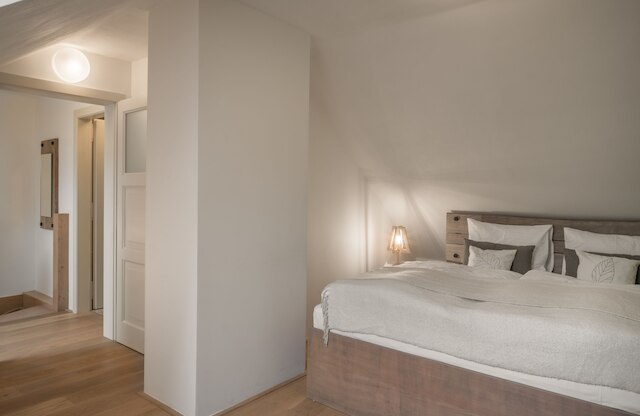 4 ツリーズ アパートメンツ バイ アドレス リビング