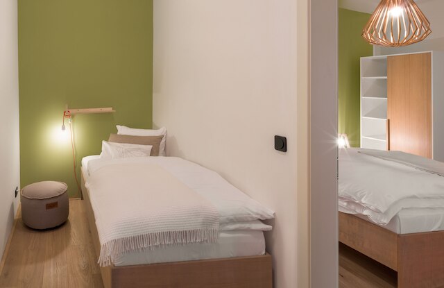 4 ツリーズ アパートメンツ バイ アドレス リビング