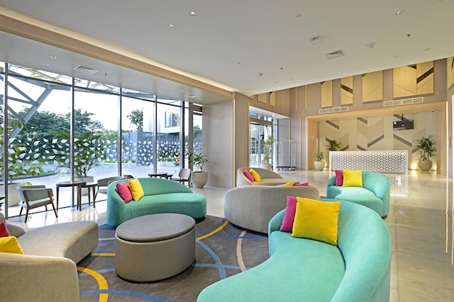 ミッドタウン レジデンス スラバヤ