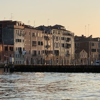 ハリーズ ゲスト ハウス