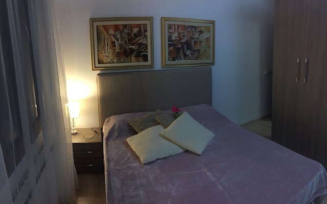 ハリーズ ゲスト ハウス