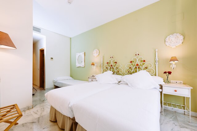 ベーシック ホテル ドニャ マヌエラ