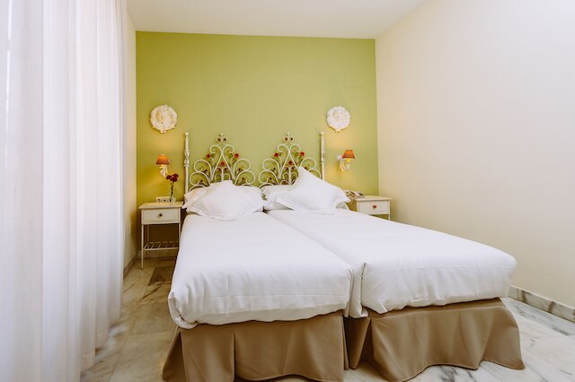 ベーシック ホテル ドニャ マヌエラ