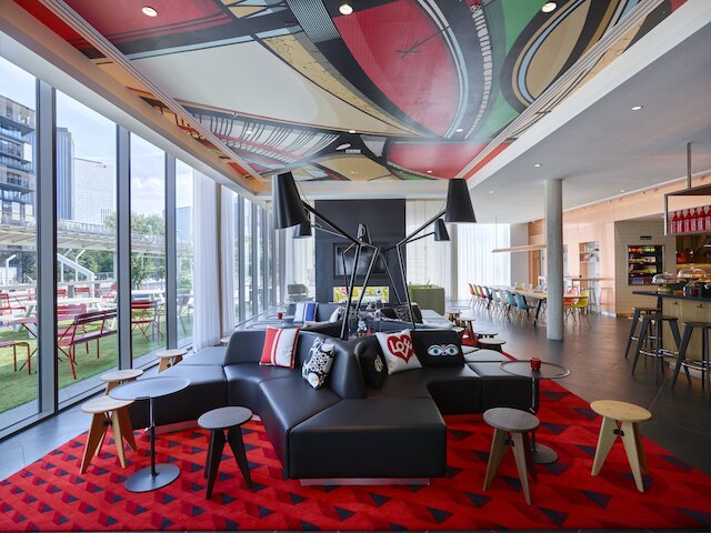 シチズンM パリ ラ デファンス