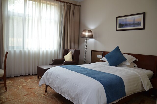 ソリュクス ホテル ニアメ