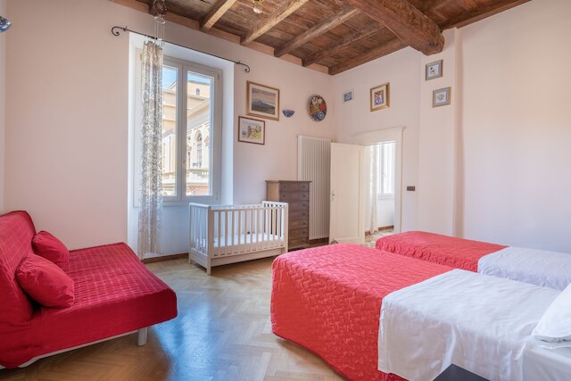 アパルタメント ヴィア ペテローニ