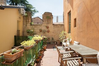 アパルタメント ヴィア ペテローニ