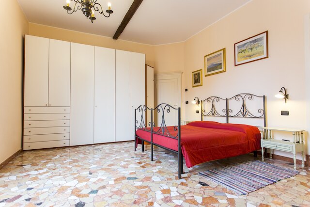 アパルタメント ヴィア ペテローニ