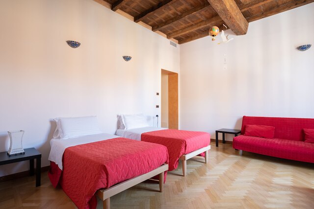 アパルタメント ヴィア ペテローニ