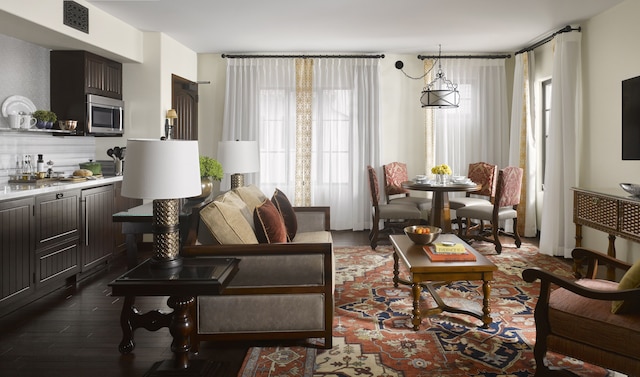 プラザ ラ レイナ