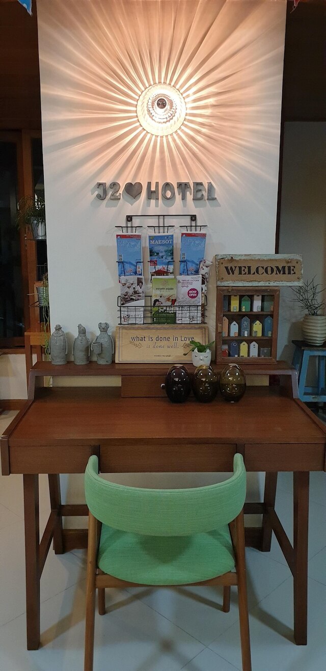 J2 ホテル