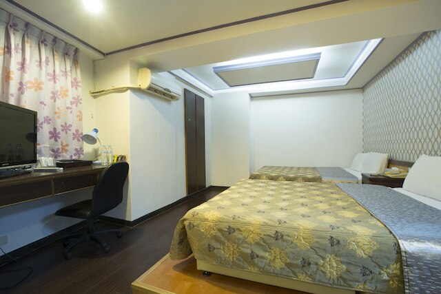 チーフ ホテル (元首經典旅館)