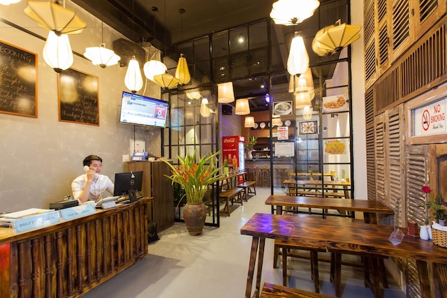 ラグジュアリー バックパッカーズ