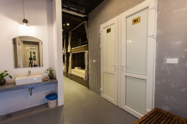 ラグジュアリー バックパッカーズ