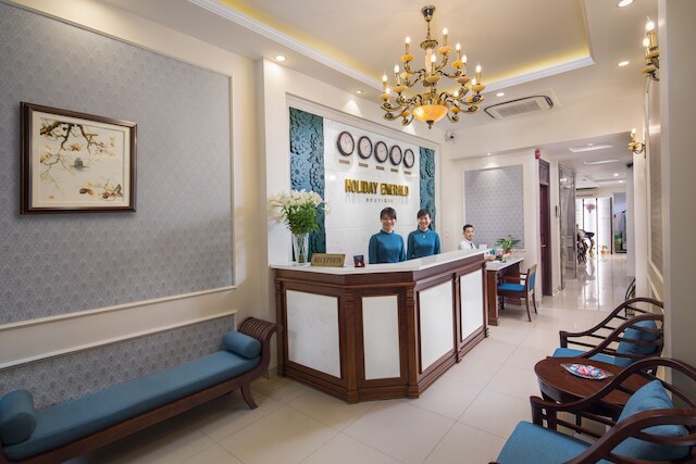 ホリデイ エメラルド ホテル