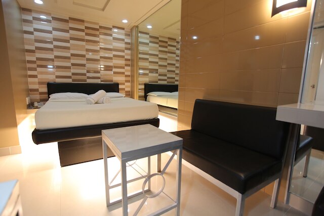 ワン セレナタ ホテル バコール