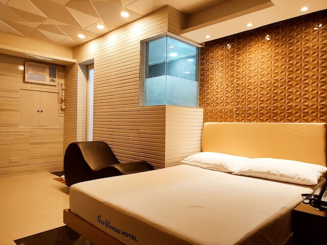 ワン セレナタ ホテル バコール