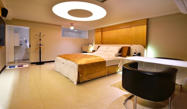 M ガーデン ビジネス ホテル (M 宿汽車旅館)