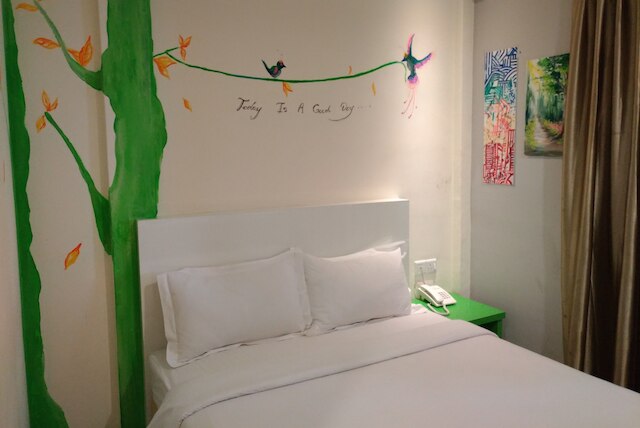 ホテル ストロベリー フィールズ