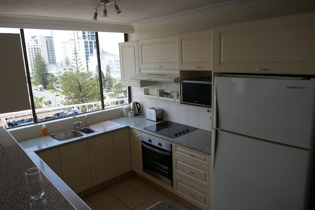 クイーンスレイ アパートメント