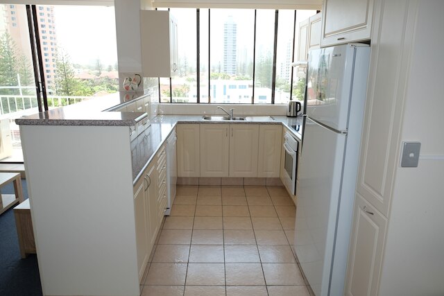 クイーンスレイ アパートメント