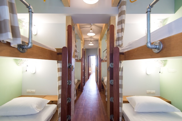 バーン アンド ベッド ホステル