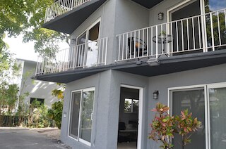 リビエラ ラグジュアリー リビング ココナッツ グローブ