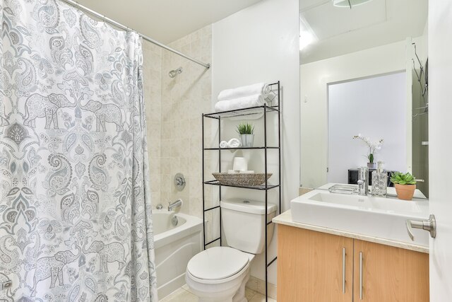 シティ ビュー ハイライズ コンド