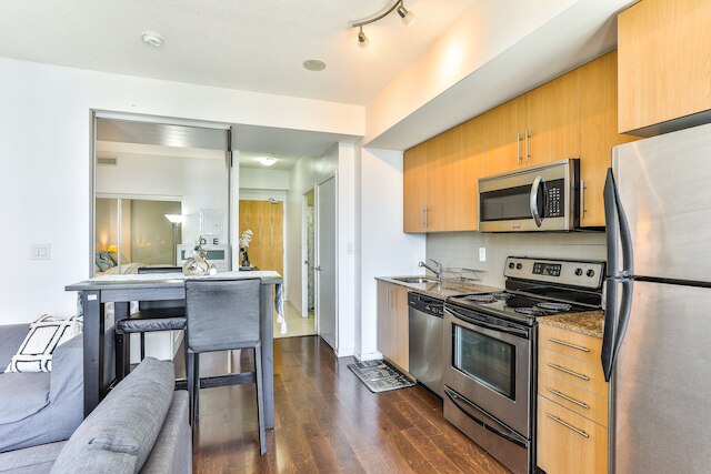 シティ ビュー ハイライズ コンド