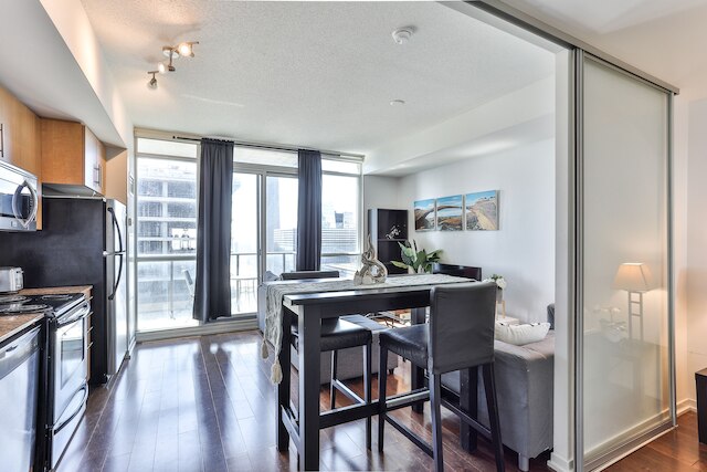 シティ ビュー ハイライズ コンド