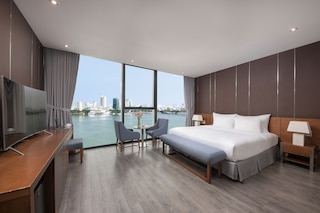 アヴォラ ホテル